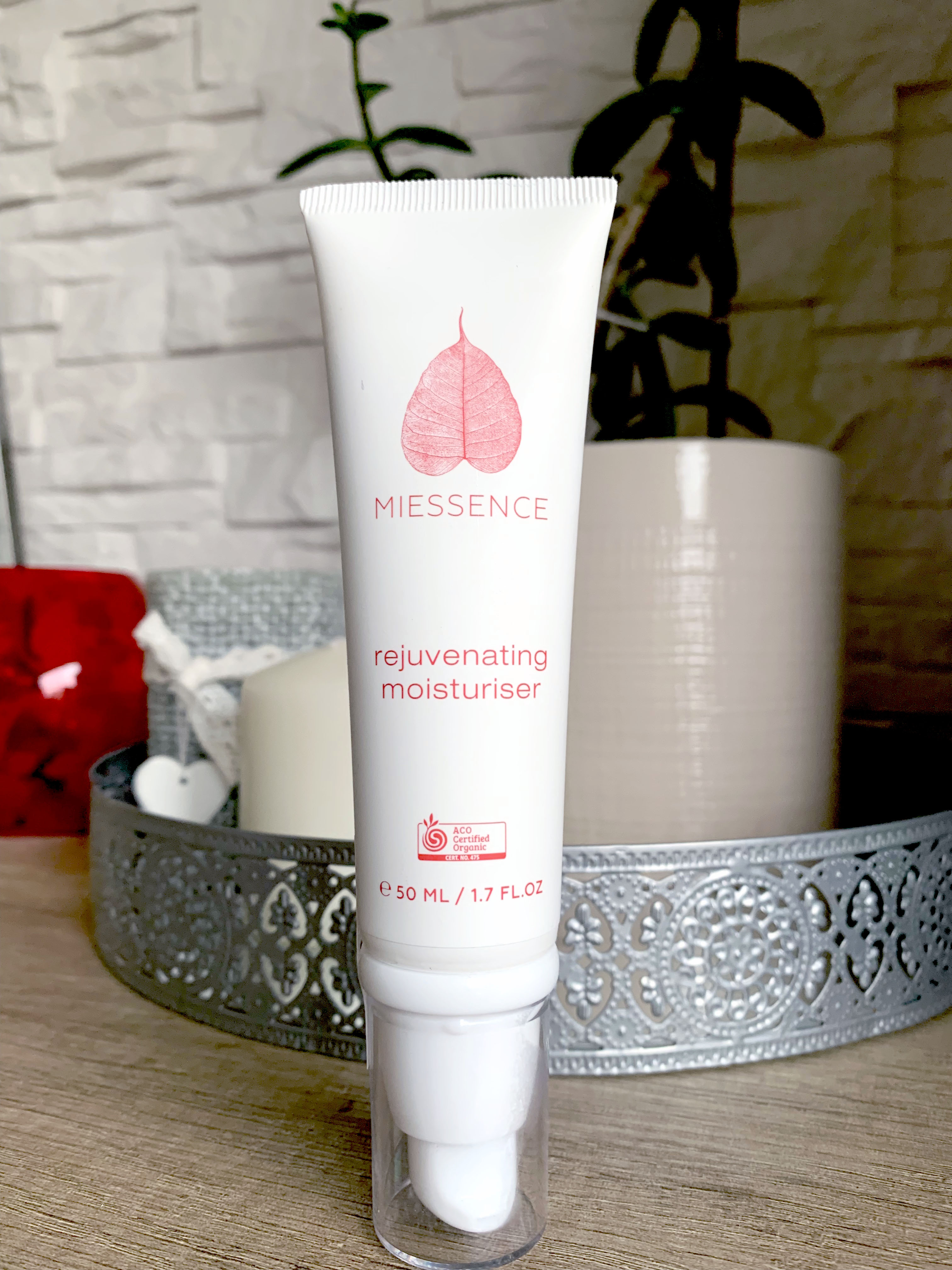 Miessence Rejuvenating Moisturizer přírodní hydratační krém pro suchou pleť
